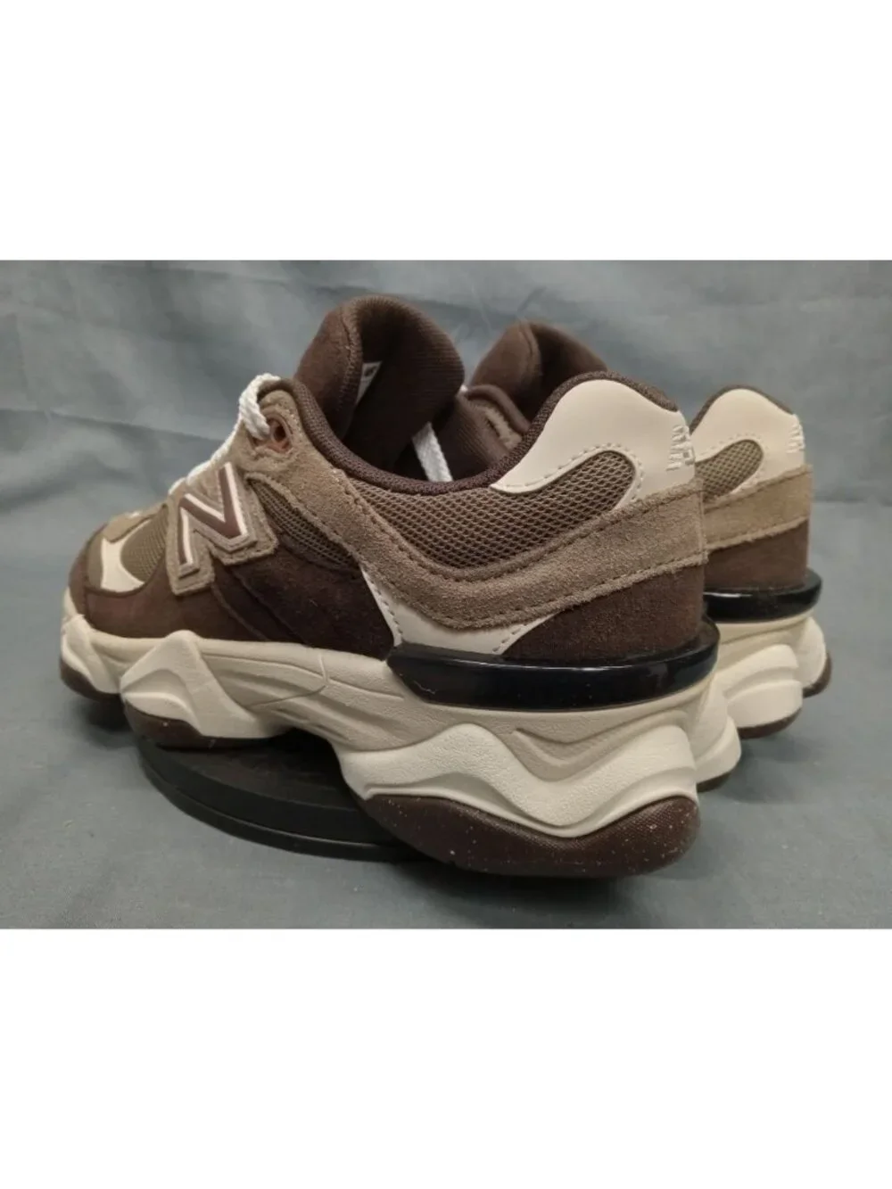 New Balance 9060 (GS) Sneakers G9060SFP Brown Brown Boys Size 5 NEW IN BOX!